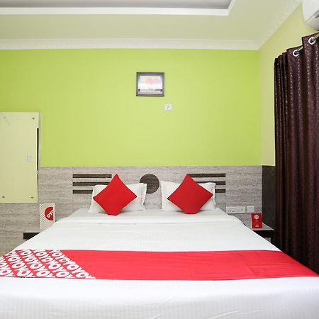 Oyo 24317 Aditya Guest House 3 Bhubaneswar Eksteriør billede