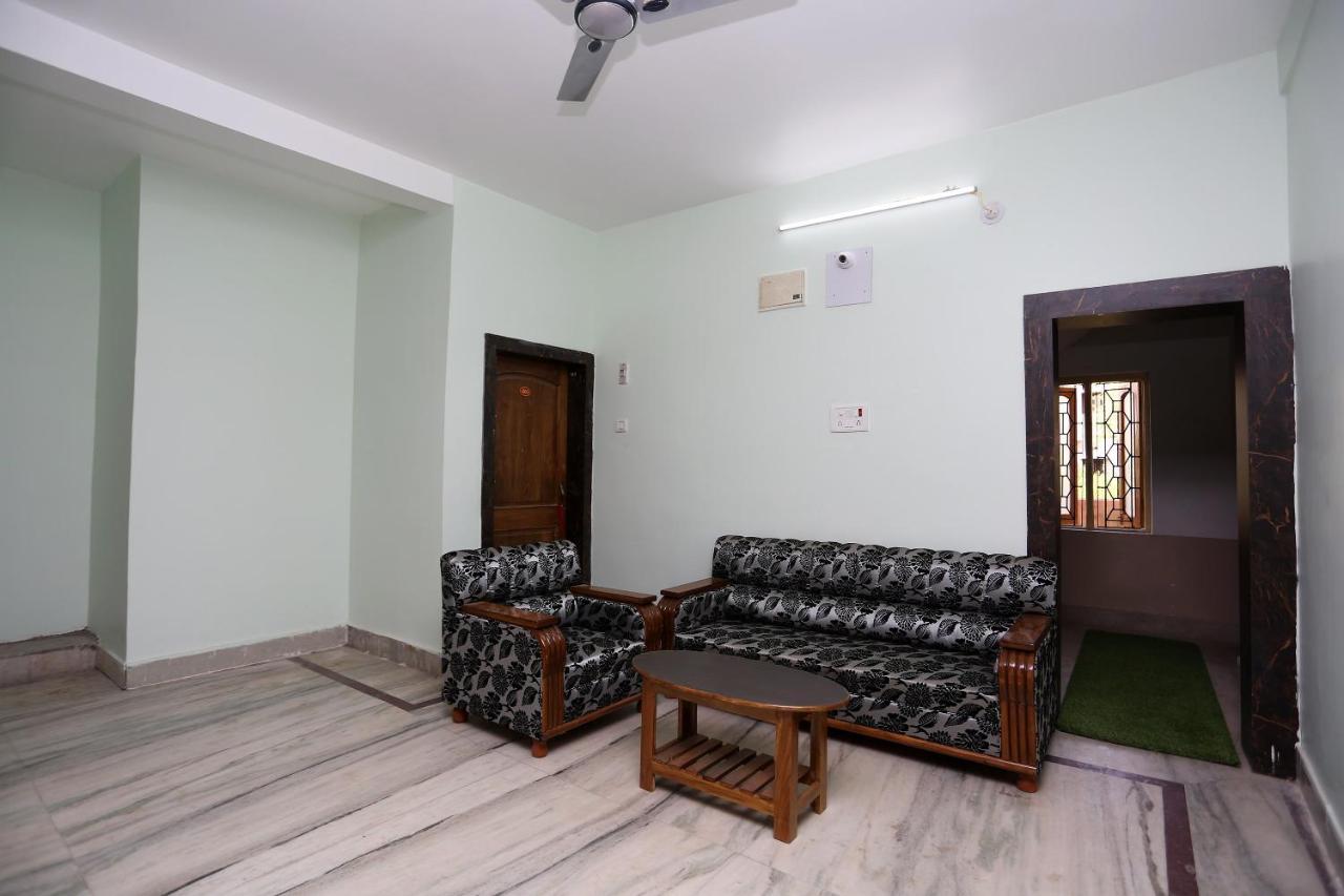 Oyo 24317 Aditya Guest House 3 Bhubaneswar Eksteriør billede