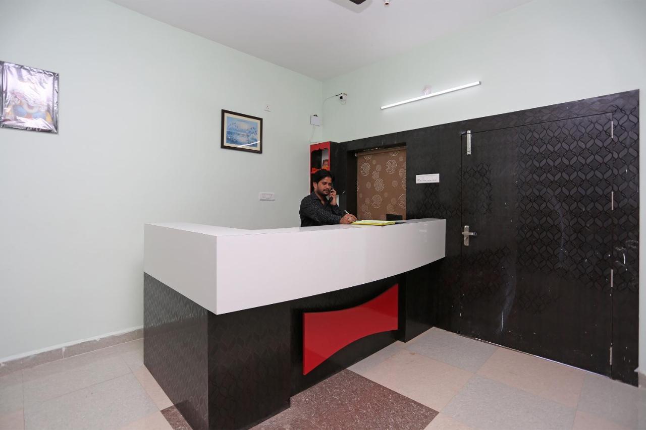 Oyo 24317 Aditya Guest House 3 Bhubaneswar Eksteriør billede